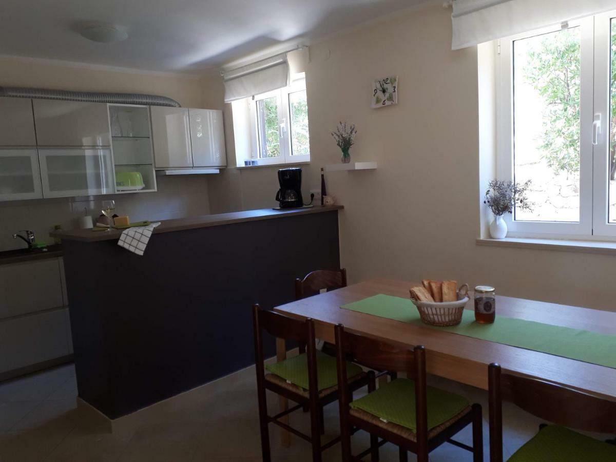 Apartments Marzic Pag Town Εξωτερικό φωτογραφία