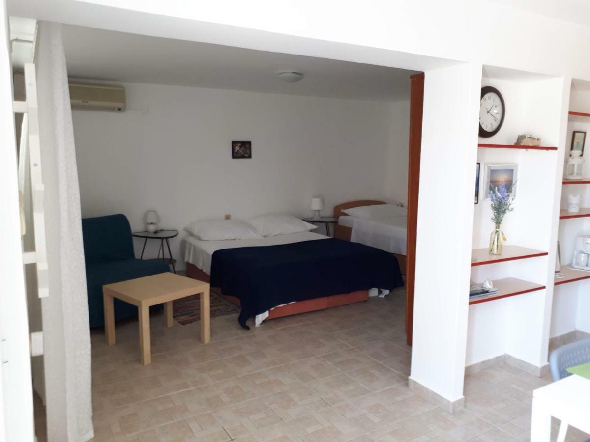 Apartments Marzic Pag Town Εξωτερικό φωτογραφία